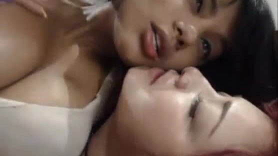 Lesbians making out on cam