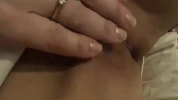 Hot super wet milf pussy gets a tongue and fingers