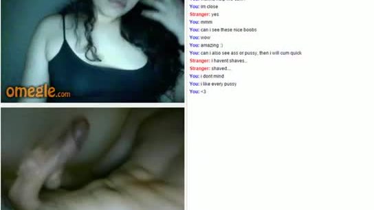 Cute teen masturbating and flashing for a big cock on omegle