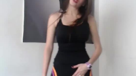 Young schoolgirl teenyjessy18 showing tits and pussy